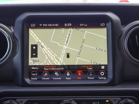 Used 2023 Jeep Wrangler Sahara image 11