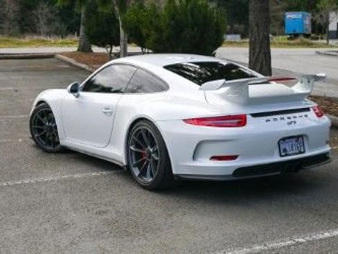 Used 2014 Porsche 911 GT3 image 3