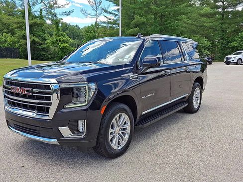Used 2024 GMC Yukon XL SLT w/ SLT Premium Package AWD/4WD image 4
