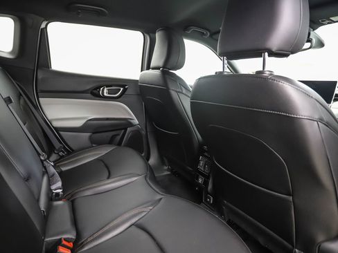 Used 2024 Jeep Compass Limited image 26