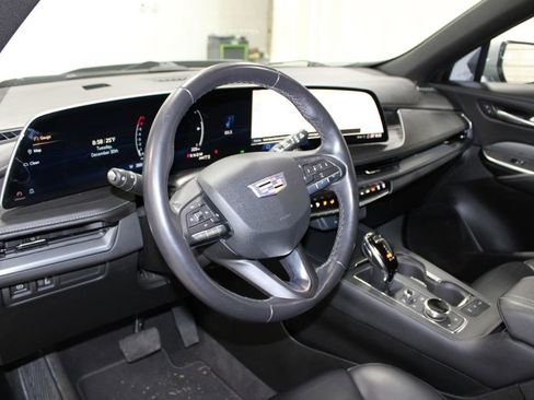 Used 2024 Cadillac XT4 Premium Luxury image 18