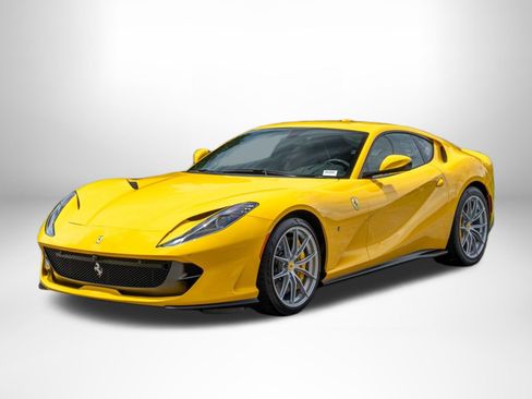 Used 2019 Ferrari 812 Superfast RWD image 4