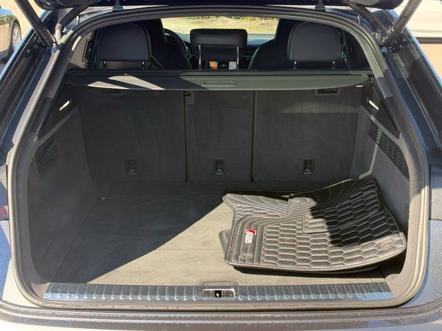 Used 2023 Audi SQ8 Prestige AWD/4WD image 32