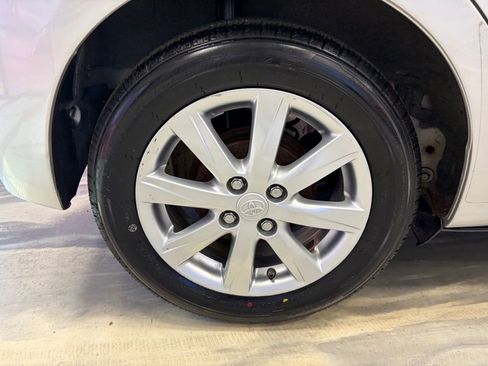 Used 2015 Toyota Yaris LE image 17