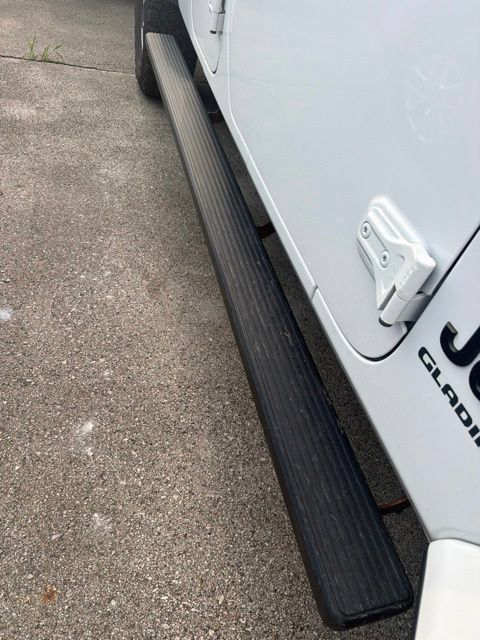 Used 2021 Jeep Gladiator Sport AWD/4WD image 5