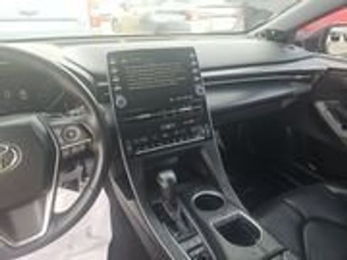 Used 2019 Toyota Avalon Touring image 9