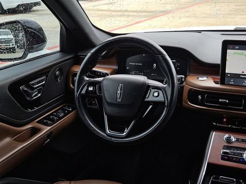 Used 2023 Lincoln Aviator Reserve w/ Equipment Group 201A RWD image 16