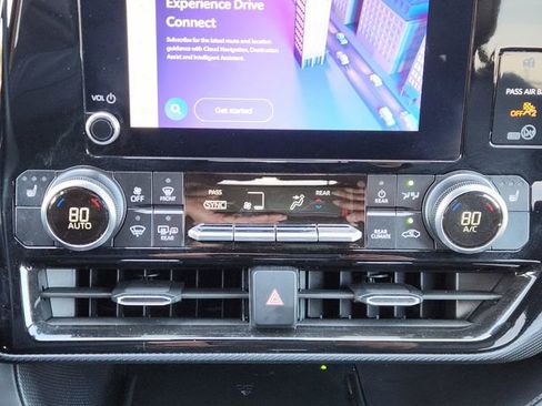 Certified 2025 Toyota Highlander XSE AWD/4WD image 17