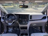 Used 2015 Toyota Sienna XLE image 4