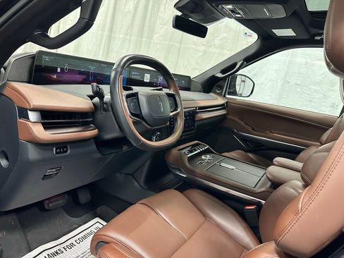 Used 2025 Lincoln Navigator L Reserve image 15