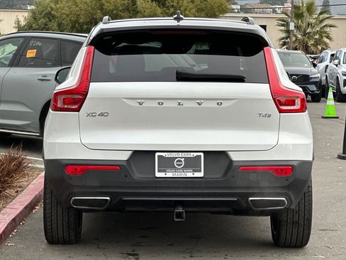 Used 2019 Volvo XC40 T4 R-Design image 7
