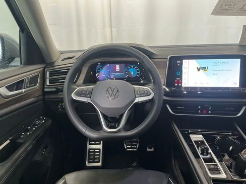 New 2026 Volkswagen Atlas SEL Premium R-Line image 17
