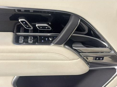 Certified 2023 Land Rover Range Rover SE AWD/4WD image 17