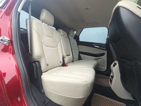Used 2019 Ford Edge Titanium FWD image 12