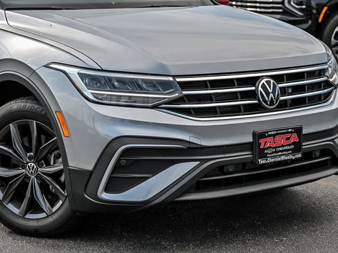 Used 2022 Volkswagen Tiguan SE AWD/4WD image 3
