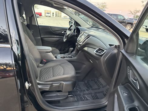 Used 2020 Chevrolet Equinox LT FWD image 3
