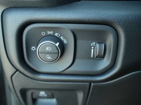 Used 2024 RAM 1500 Big Horn AWD/4WD image 33