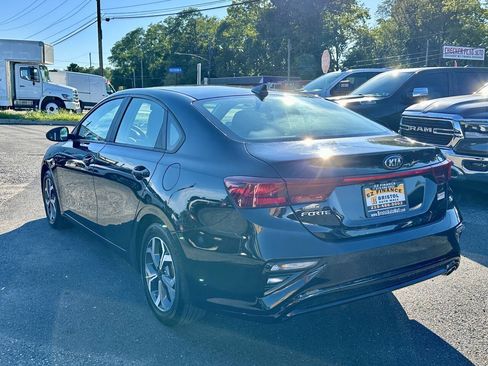 Used 2021 Kia Forte LXS FWD image 5