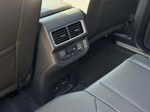 New 2026 Volkswagen Atlas SE image 25