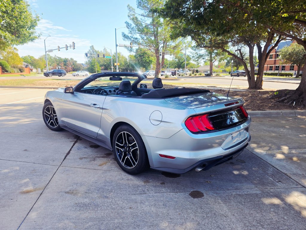 Used 2020 Ford Mustang Premium RWD image 11