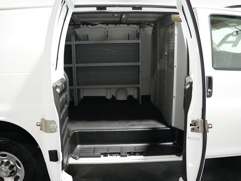 Used 2021 Chevrolet Express 2500 w/ Driver Convenience Package RWD image 12