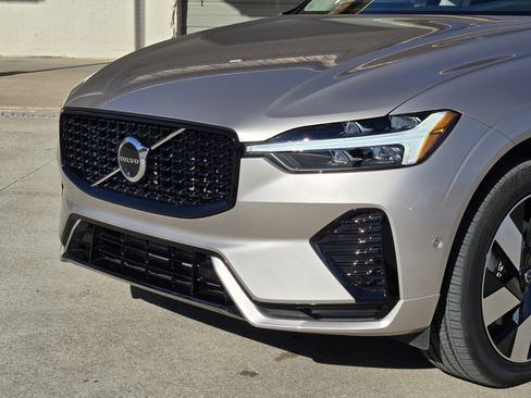 Used 2025 Volvo XC60 T8 Plus w/ Protection Package Premier image 12