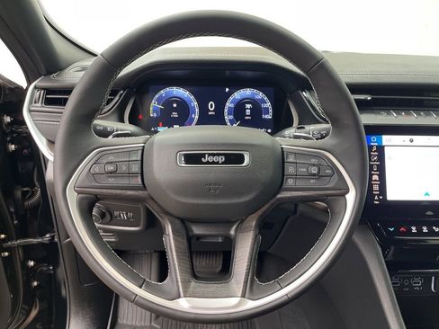 New 2026 Jeep Grand Cherokee Limited w/ Limited Altitude Package image 15