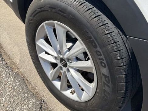 Used 2020 Kia Sorento LX w/ LX I4 Convenience Package image 11