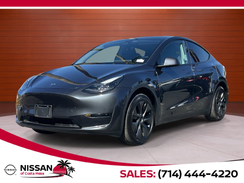 Used 2025 Tesla Model Y Long Range RWD image 1
