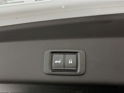 Used 2025 Mitsubishi Outlander SEL AWD/4WD image 33