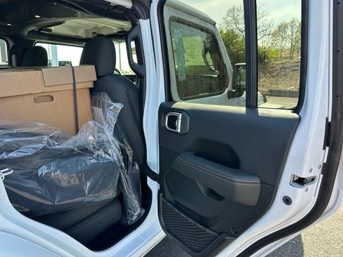 New 2025 Jeep Wrangler Sahara w/ Dual Top Group image 17