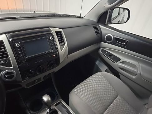 Used 2015 Toyota Tacoma 4x4 Access Cab w/ SR5 Package image 24