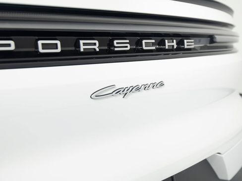 Certified 2026 Porsche Cayenne E-Hybrid Coupe AWD/4WD image 43