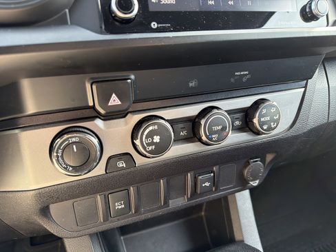 Used 2020 Toyota Tacoma SR image 21