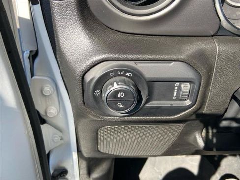 Certified 2023 Jeep Gladiator Sport w/ Trailer Tow Package AWD/4WD image 18