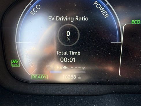 Used 2025 Toyota RAV4 XSE w/ Premium Package AWD/4WD image 11