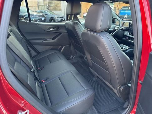 Used 2025 Chevrolet Equinox LT w/ Convenience Package II image 12