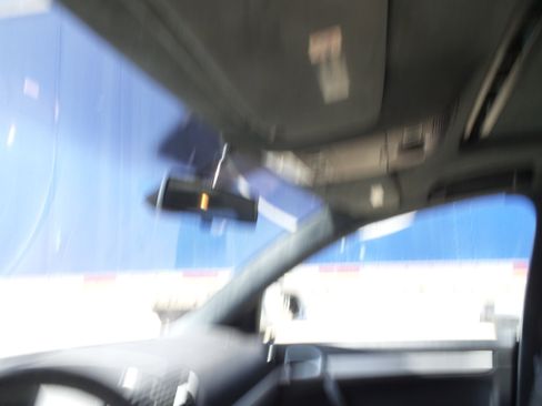 Used 2004 Porsche Cayenne Turbo image 16