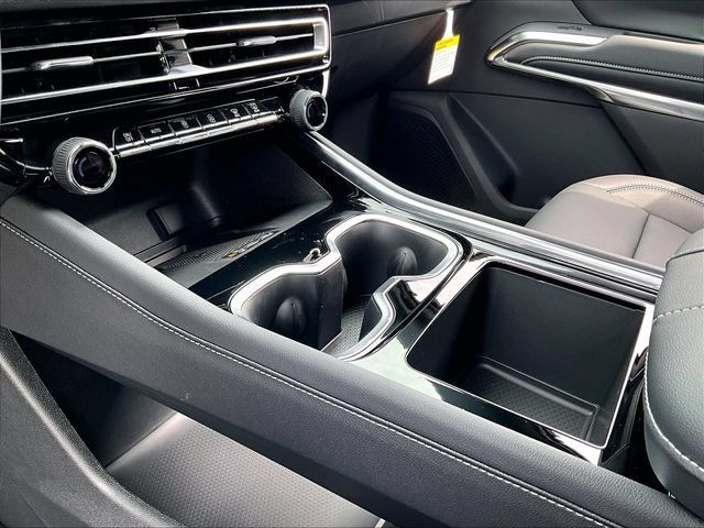 New 2027 Chevrolet Traverse LT w/ Midnight/Sport Edition AWD/4WD image 13