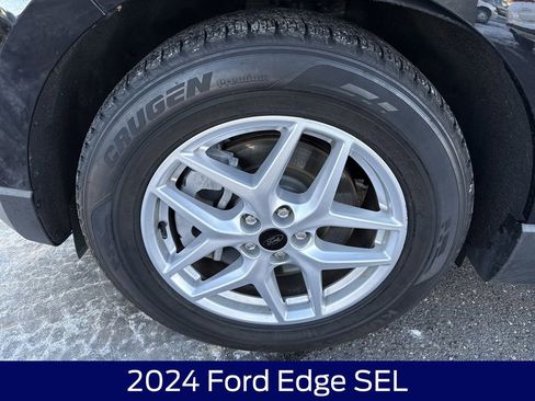 Used 2024 Ford Edge SEL image 11