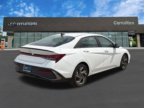Certified 2025 Hyundai Elantra Sport FWD image 5