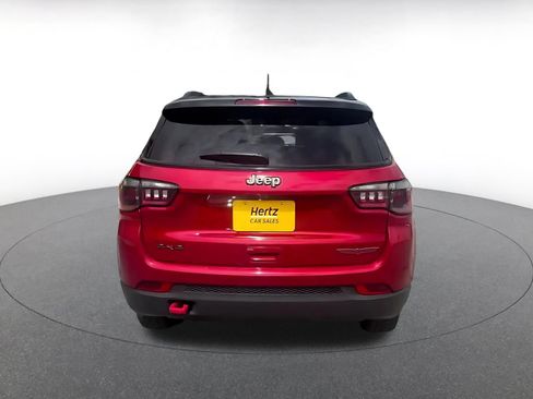 Used 2025 Jeep Compass Trailhawk AWD/4WD image 12