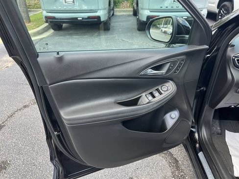 Used 2023 Buick Encore GX Essence w/ Experience Buick Package FWD image 14