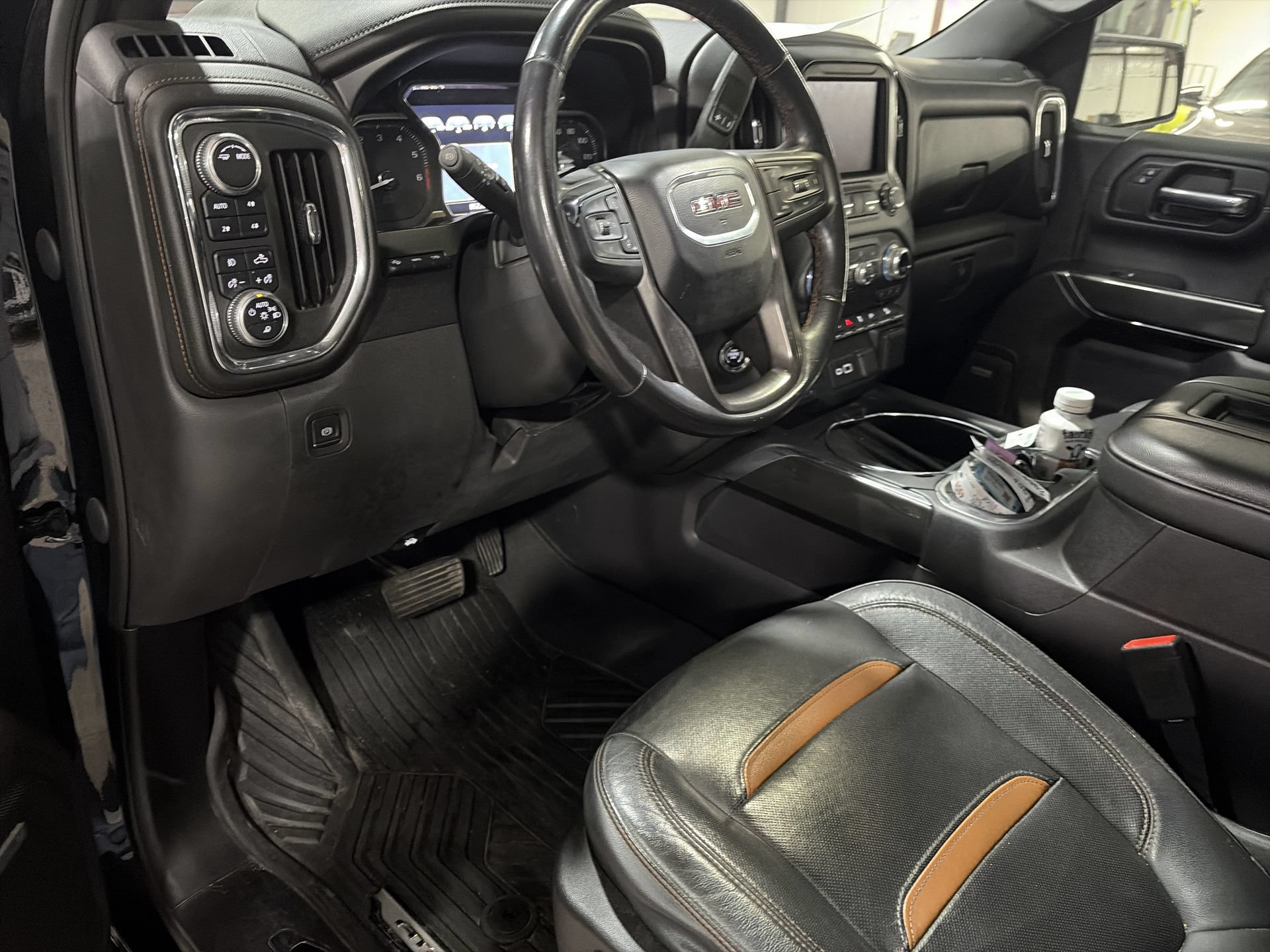 Used 2020 GMC Sierra 1500 AT4 w/ AT4 Premium Package AWD/4WD image 11