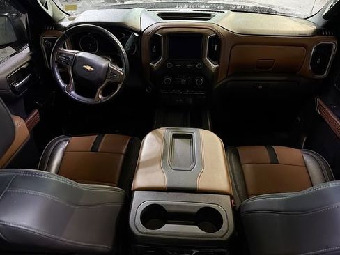 Used 2021 Chevrolet Silverado 1500 High Country w/ Technology Package image 10