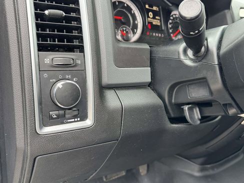 Used 2018 RAM 3500 SLT RWD image 8
