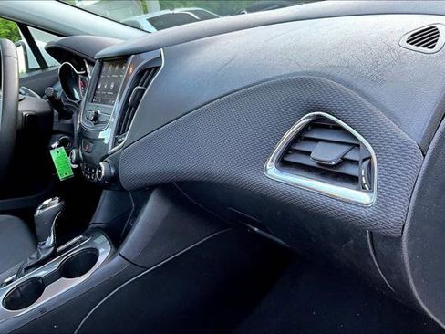 Used 2019 Chevrolet Cruze LS w/ LS Convenience Package FWD image 18