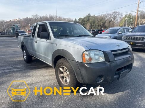 Used 2001 Nissan Frontier XE image 1