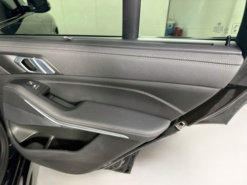 Used 2022 BMW X5 sDrive40i w/ M Sport Package RWD image 31