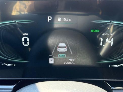 Used 2023 Kia Niro EX Touring image 24